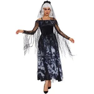 Vista dettagliata del costume da sposa fantasma di Halloween con maniche in pizzo e gonna.