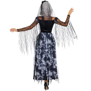 Vista posteriore dettagliata del costume da sposa fantasma di Halloween con maniche in pizzo.