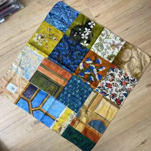 Détail du carré de soie en coton au motif mosaïque de peinture à l'huile, imprimé artistique.