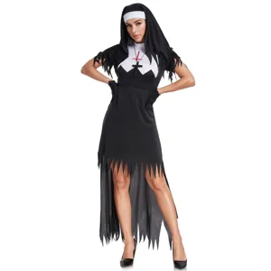 Vue détaillée du costume de cosplay de nonne zombie d'Halloween avec robe et collier.