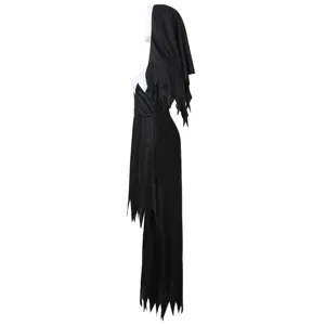 Vue latérale détaillée du costume de nonne zombie d'Halloween avec ourlet déchiré et coiffe.