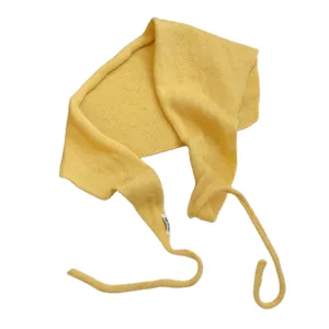 Gelber gestrickter Sturmhauben Schal mit Bändern Herbst Winter Damen warmer Kopftuchkragen