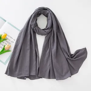 Sciarpahijab pieghettata monocolore da donna, scialle lungo leggero e traspirante grigio.