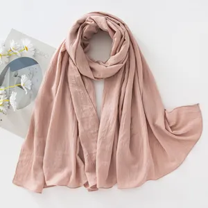 Sciarpa lunga plissettata monocolore traspirante morbida scialle per donne abbigliamento chic.