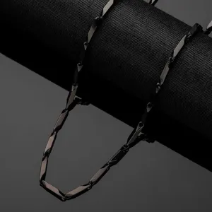 Minimalist titanium steel geometric link chain necklace for men, street style black jewelry.