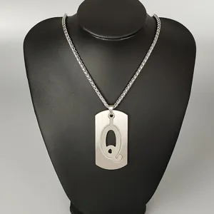 Stainless steel letter Q pendant necklace, hip hop street style chain jewelry for men and women.