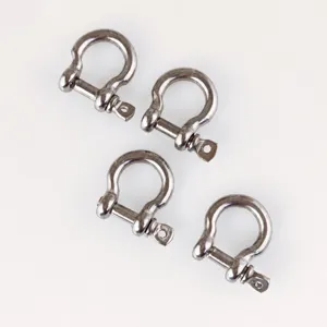 Grillo ad arpa in acciaio inox M4 vista di dettaglio, connettore metallico robusto per fai da te.