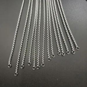 Roestvrijstalen doosketting detail, duurzame vierkante schakel DIY sieradenaccessoire heren.