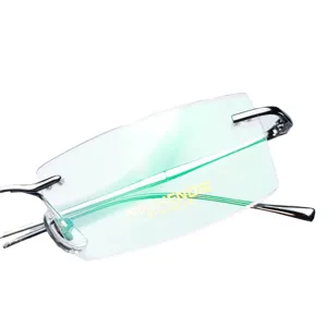 Montura de gafas de hombre sin montura de titanio puro con elegantes patillas metálicas.