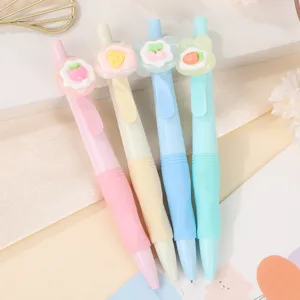 Gros plan détaillé de crayons mécaniques mignons de dessin animé de fruit, stylo d'étudiant.