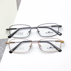 Vista detallada monturas gafas aleación memoria, montura metálica ligera y elegante.