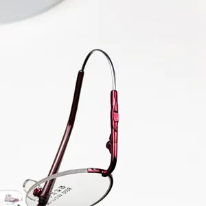 Montura de gafas de negocios de aleación con memoria marco rojo metal ligero