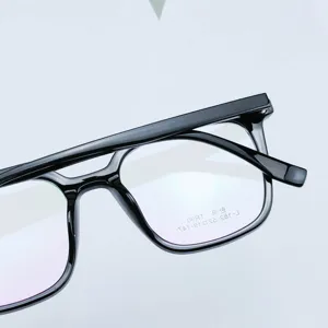 Montatura per occhiali quadrata in TR90 vintage da donna e uomo, elegante montatura nera.