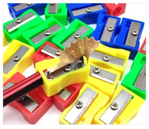 Conjunto de sacapuntas de plástico de colores, mini papelería escolar para niños.