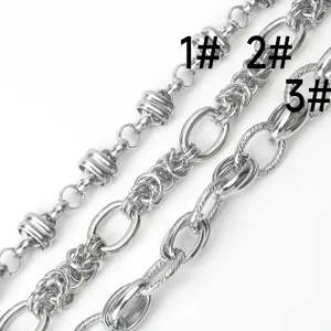 Edelstahl Kette Detailansicht mit Gliedern und DIY Schmuckherstellung Zubehör.