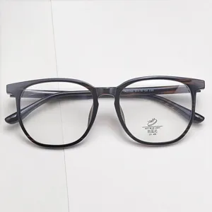 Lunettes optiques classiques TR à grande monture avec verres démo anti-lumière bleue.