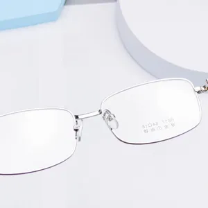 Men's metal square eyeglasses frame wholesale silver optical eyewear with clear demo lenses.