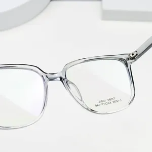Lunettes anti-lumière bleue TR90 transparentes, petite monture élégante pour usage quotidien.
