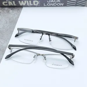 Vista di dettaglio di montatura per occhiali uomo semi-rimless in metallo con finitura spazzolata.