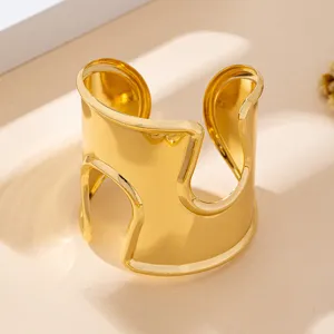 Bracciale polsino largo in metallo dorato aperto geometrico gioiello donna alla moda