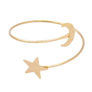 Goudkleurige ster en maan open armband, elegante bovenarm manchet voor dames.