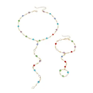 Conjunto de joyas de collar y pulsera de mano con diamantes de imitación de colores dorados