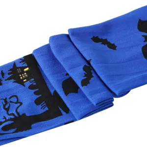 Calze lunghe da Halloween blu con stampe spettrali di pipistrelli e castelli per donna.