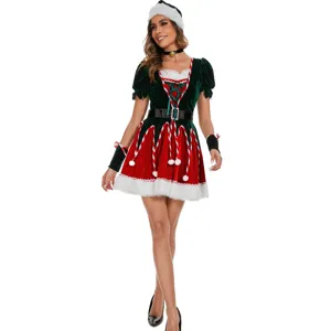 Vue détaillée de la robe de costume de lutin de Noël pour femmes avec chapeau et ceinture.