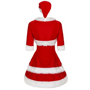 Vue détaillée du costume de Noël rouge en velours pour femmes avec bordure en fausse fourrure.