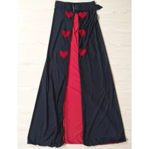 Costume de Reine medievale Noir et Rouge Cape avec Coeurs pour Fete de Halloween