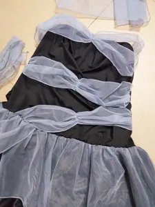 Halloween vestido negro tul volantes detalle vista gótico cosplay fiesta disfraz accesorio