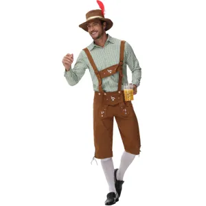 Vue détaillée du costume traditionnel bavarois de la fête de la bière pour homme avec chemise.