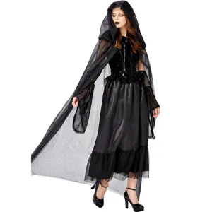 Set costume cosplay gothic vampire Halloween con mantello nero con cappuccio ed elegante abito lungo.