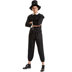 Vista dettagliata del costume storico da pellegrino da uomo con top, pantaloni, cintura e cappello.