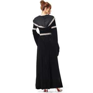 Médiévale robe de sorcière noire en velours à capuche, long costume gothique pour la fête d'Halloween.