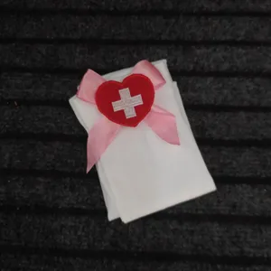 Bellissimi calzini da infermiera sexy con fiocco a cuore e croce per feste cosplay.