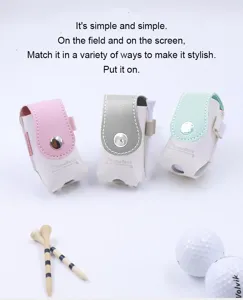 Golfballtasche Detailansicht mit farblich abgesetztem Taillentaschen-Design, Tees und Bällen.
