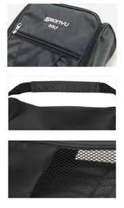 Detailansicht der schwarzen Golfschuhtasche mit robustem Stoff und praktischem Griff.