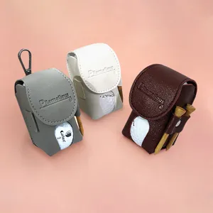 Tragbare Golfballtasche aus Leder mit Halterung für Tees und Haken für Outdoor-Sportarten.