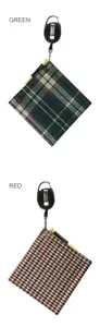 Asciugamano da golf con clip retrattile e tee, design in pile a quadri, verde e rosso.