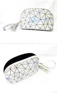 Holografische geometrische Kosmetiktasche mit Handschlaufe und Quaste, PU Leder Make-up Etui.