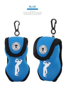 Golfballtasche Detailansicht mit blauem Neopren Material und Totenkopf Logo Design.