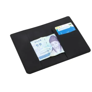 Porta passaporto in pelle PU nera, portafoglio da viaggio multifunzione e porta carte.