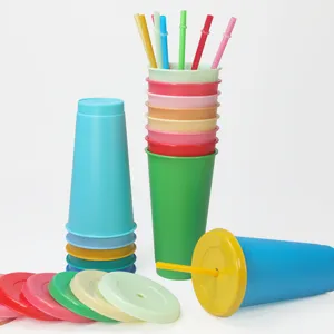 gobelet en plastique coloré de grande capacité 24oz avec couvercle et paille pratique