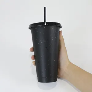 Vaso de plastico negro con pajita 710ml mate con diseño de estrellas tapa y pajita incluida.