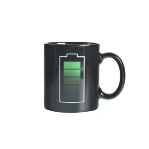 Schwarze Keramik Kaffeetasse mit wärmeempfindlichem Batterie Design magische Tasse heiß