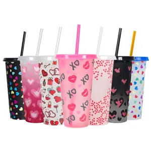 Wholesale 24oz color changing plastic cups with straws Valentine heart cold drink cups