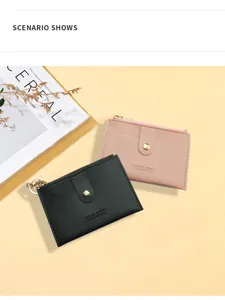 Detailansicht von mini PU Leder Reißverschluss Kartenetuis in Schwarz und Rosa mit Druckknopf.