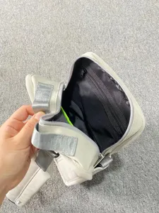 Himawari lässiger Canvas Rucksack Innendetail Ansicht mit mehrschichtigen Netztaschen Design.