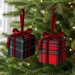 Weihnachten Stoff karierte Geschenkbox Ornamente mit Samtband für den Weihnachtsbaum